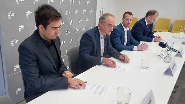 Na povolební spolupráci se ve Zlíně dohodlo vítězné hnutí ANO s trojblokem ODS, Pirátů a lidovců.