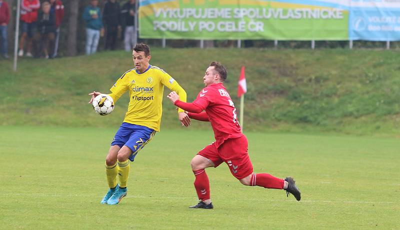 Fotbalisté Zlína (žluté dresy) ve 2. kole MOL Cupu zvítězili na hřišti divizního Startu Brno 3:0