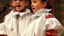 Zlínský Škrpálek 2013.MŠ Strání, folklórní vystoupení pečení buchet.