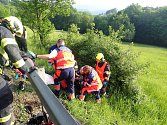 Mladý motorkář zabrzdil stroj o svodidla v kopcích na Zlínsku
