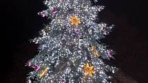 Rozsvícení vánočního stromu na náměstí Míru ve Zlíně, 27. listopadu 2022.