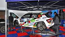 Exhibici VHS Mikuláš Rally ve Slušovicích v sobotu opanoval Ondřej Bisaha se spolujezdcem Jakubem Navrátilem ve voze Hyundai i20 R5. Druhé místo obsadil Martin Vlček se shodným vozem a na třetím místě se umístil Antonín Tlusťák s vozem Škoda Fabia.