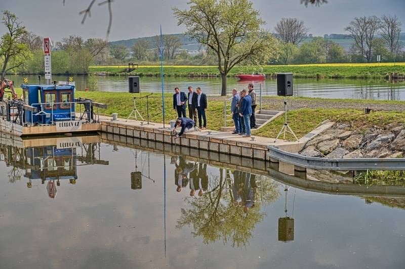 Slavnostní odemykání Baťova kanálu v roce 2022.