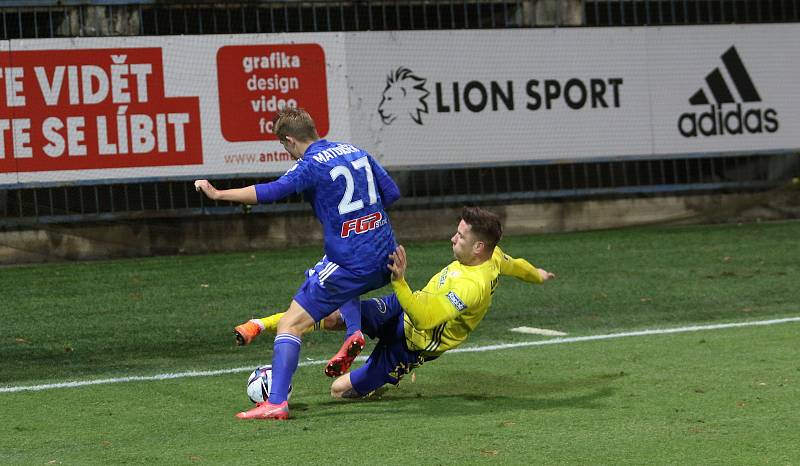 Fotbalisté Zlína (žluté dresy) v 19. kole FORTUNA:LIGY remizovali na hřišti Olomouce 1:1.