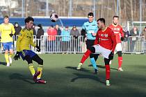 Fotbalisté Zlína (žluté dresy) zakončili zimní Tipsport ligu domácím zápasem se Zbrojovkou Brno.