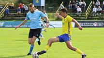 Fotbalisté Zlína B (žluté dresy) v 5. kole MSFL přehráli Znojmo 4:0. Foto: Jan Zahnaš