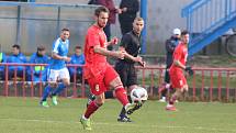 Fotbalisté Otrokovic (červené dresy) doma podlehli Baníku Ostrava "B" 1:4.