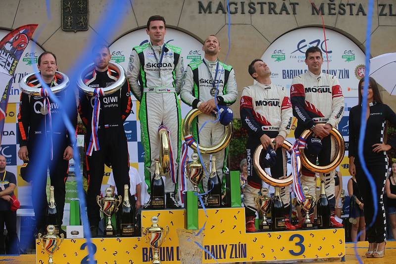 Cíl a vyhlášení výsledků Barum Czech Rally Zlín 2017 na náměstí Míru ve Zlíně