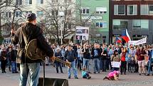 Demostrace proti vládě A. Babiše na náměstí Míru ve Zlíně.
