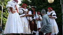 Folklorní festival Moravské chodníčky se sbory ze Slovácka, Valašska, Hané i Slovenska.