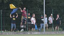 Fotbalisté Uherského Brodu (červené dresy) zvítězili v předkole MOL Cupu nad domácím Baťovem 5:0.