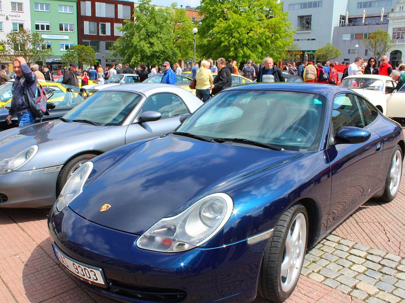 V sobotu 6. května 2017 se na zlínském náměstí Míru konal sraz vozů Porsche.