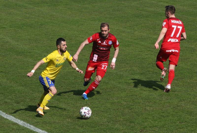 Fotbalisté Zlína (ve žlutých dresech) se v reprezentační přestávce utkali se Sigmou Olomouc.