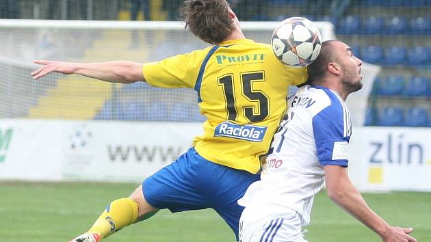 Fotbalisté Zlína (ve žlutém) ve 23. kole Fotbalové národní ligy hostili v sobotu doma Znojmo.