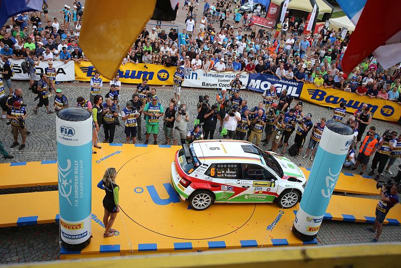 Barum Czech Rally Zlín 2017 start na náměstí Míru ve Zlíně