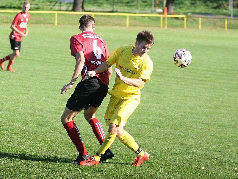 Fotbalisté Kvasic (v červeném) v 10. kole krajského přeboru naplno potvrdili roli favorita a před svými fanoušky jasně 4:0 porazili Nedašov.