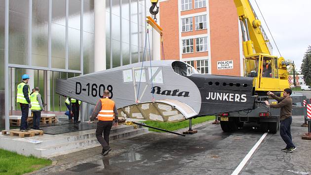 Model letadla přivezla do Zlína olomoucká společnost TechProAviation, z jejíž dílny vzešlo.