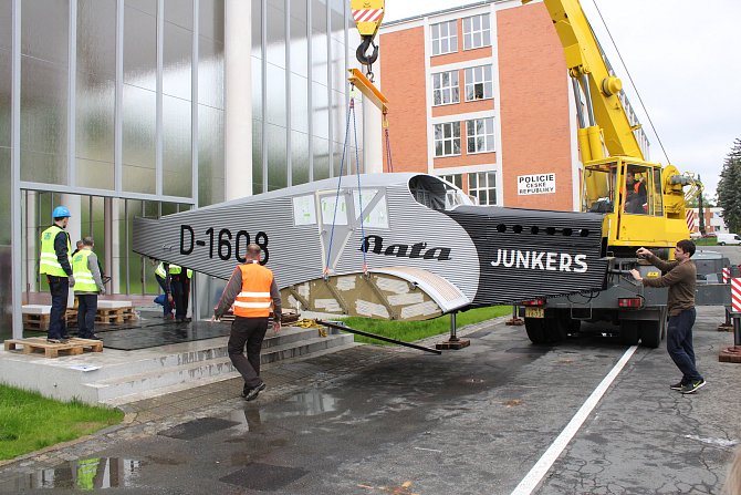 Model letadla přivezla do Zlína olomoucká společnost TechProAviation, z jejíž dílny vzešlo.