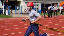 Hasiči ve sportovních úborech ve čtvrtek obsadili otrokovický stadion Jiskra. Konalo se tady totiž krajské kolo soutěže v požárním sportu. A to dokonce jubilejní desátý ročník.