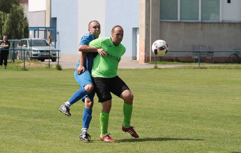 Fotbalisté Lužkovic - Želechovic ve 25. kole krajské I. B třídy doma zdolali Malenovice 5:2.