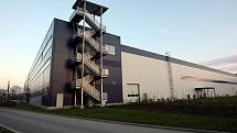 Slavnostní otevření tovární haly na výrobu zemědělských pneumatik MITAS v Otrokovicích.
