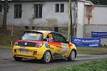 Sobotní rychlostní zkouška Barum Czech Rally Zlín Březová, kterou skrápěly kapky deště, přinesla zajímavou podívanou.