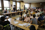 Diskuzní fórum v jídelně KNTB ve Zlíně.