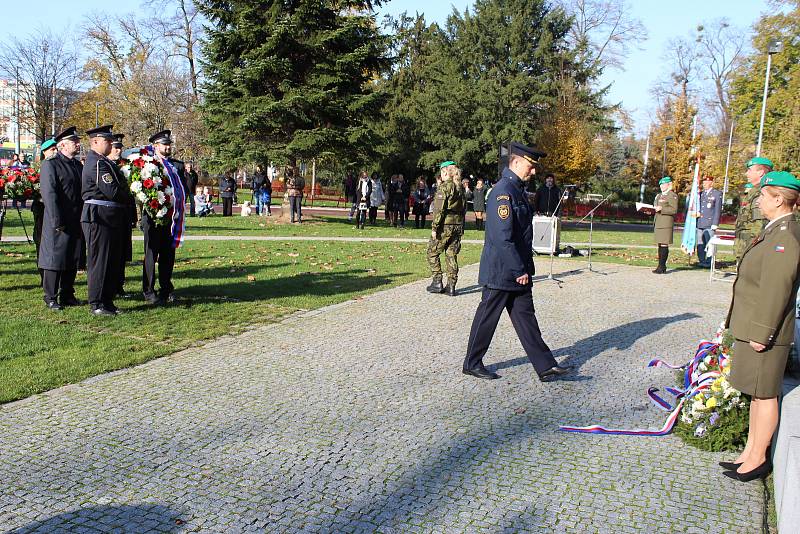 Slavnostní akt předávání praporu aktivním zálohám se konal v Den válečných veteránů 11. listopadu.