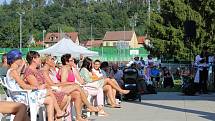 Moravské chodníčky se každoročně konají v Napajedlích. Jde o tradiční setkání folklórních souborů ze Slovácka, Valašska a Hané. Letos se sešli už po jednadvacáté.