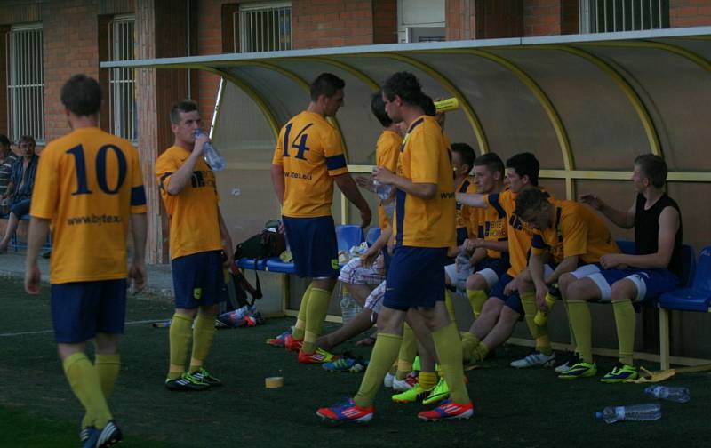 fotbal, KFS, finále, Pohár Hejtmana Zlínského kraje, Štítná nad Vláří (žlutí) - FC Rak Provodov