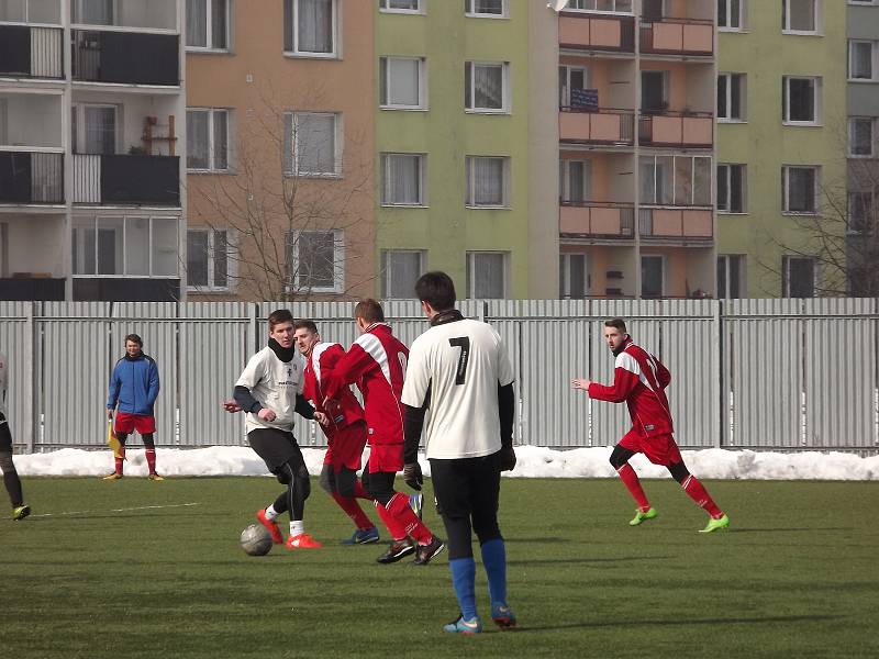 Fotbalisté Břestu na zimním turnaji v Chropyni deklasovali Vlkoš 9:3. Skvělá svačinka v podobě česnekové sláma probudila i největší ospalce.