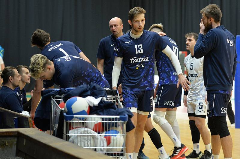 Volejbalisté zlínské Fatry (modré dresy) nestačili na Liberec v poměru 1:3 na sety.