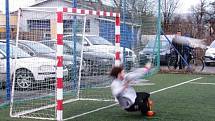 Utkání Zimní ligy v malé kopané ve Fryštáku Benfika - Ramirest 5:2, který se hrál v sobotu 11. ledna. 