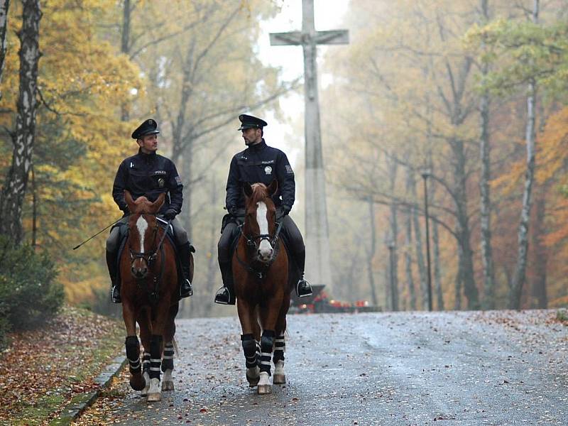 Zlínská policie jako jediná v kraji používá k hlídání hrobů koně.