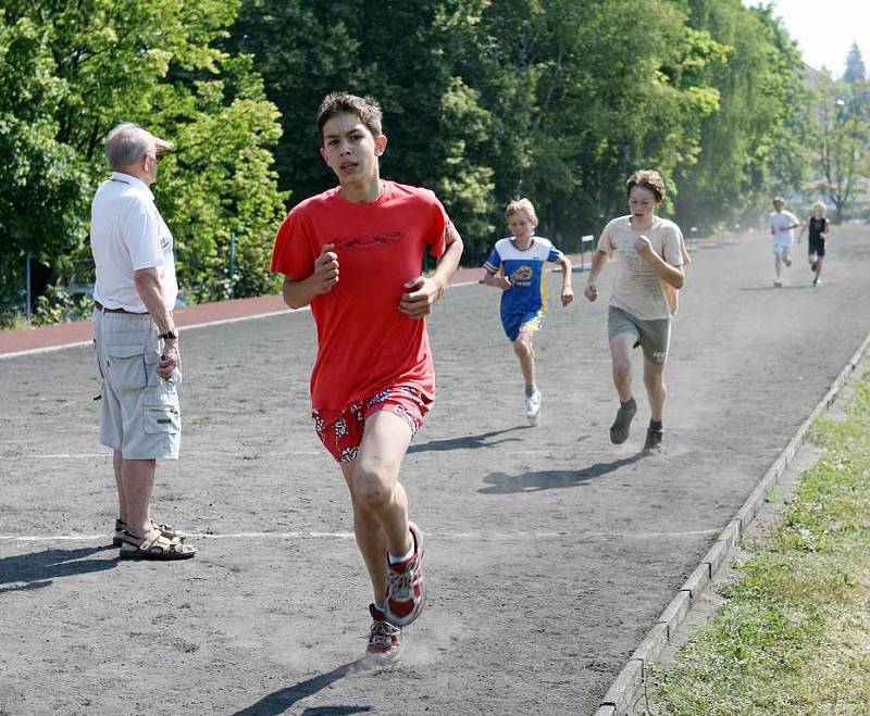 Olympijský běh zkusilo pět set dětí