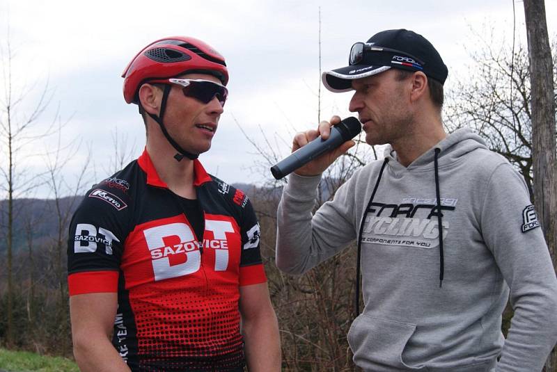 Prachem svatební cesty 2018. Foto ze silničního cyklistického závodu Prachem svatební cesty v Koryčanech 2018