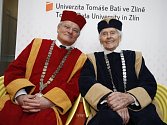 Cestovatel Miroslav Zikmund dnes dostal čestný doktorát Univerzity Tomáše Bati (UTB) ve Zlíně.
