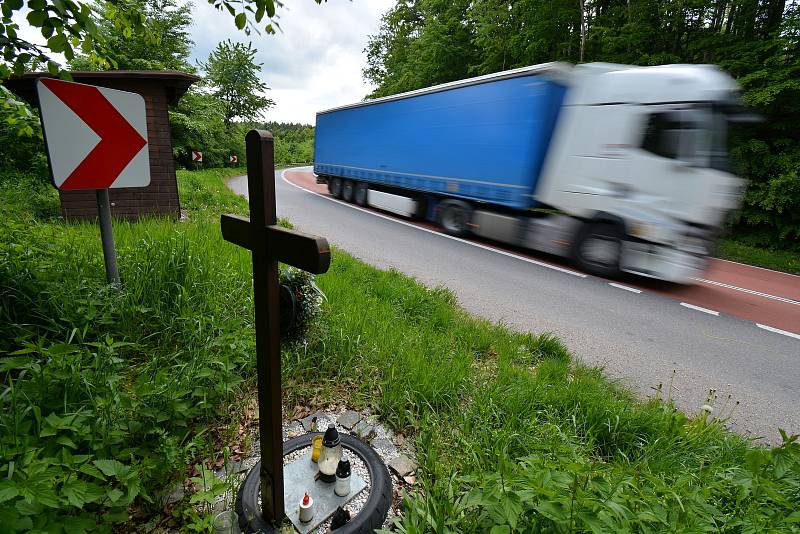 Silnice I. třídy č. 50 v buchlovických horách je nejnebezpečnější v kraji s počtem nejvíce havárií. Za poslední dva roky tu bylo 18 nehod, často končí tragicky. Snímek z 24.5.2021.