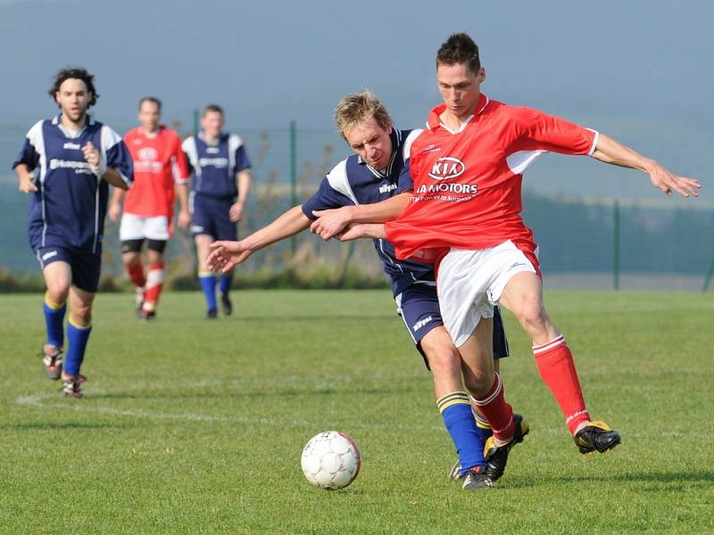 Okresní přebor: Jaroslavice (v modrém) - Tečovice 5:3 (1:1)