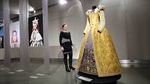Výstava Oděv v běhu staletí v  muzeu v Napajedlech.Na snímku rekonstrukce dámského francouzského renesančního oděvu z poslední třetiny 16.stol.