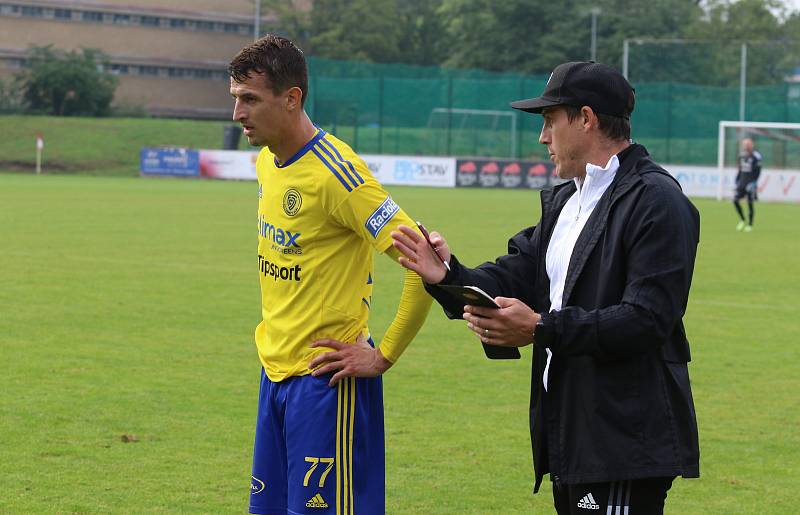 Fotbalisté Zlína (žluté dresy) ve 2. kole MOL Cupu zvítězili na hřišti divizního Startu Brno 3:0