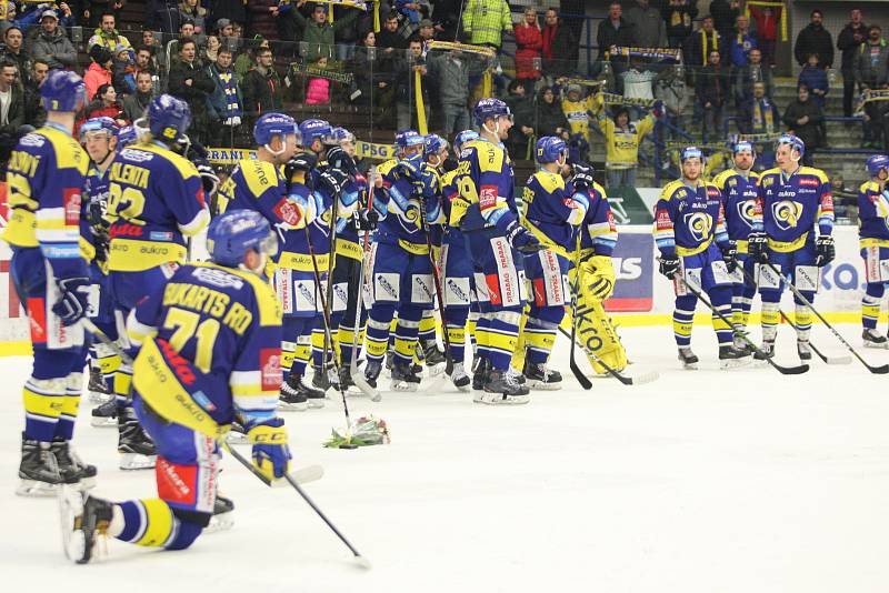 Hokejisté Aukro Berani Zlín smutní - po porážce 2:3 a celkově 1:3 na zápasy s Olomoucí pro ně skončila sezona.