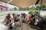 Kavárna Park Café u Tržiště pod Kaštany nabízí italskou kávu i výborné dortíky