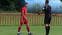 Fotbalisté Kvítkovic (modro-bílé dresy) v Mol Cupu prohráli s Třincem 1:5.