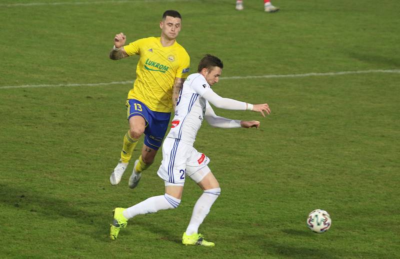 Fotbalisté Zlína (žluté dresy) porazili v dohrávce 18. kola první ligy Mladou Boleslav 2:1.