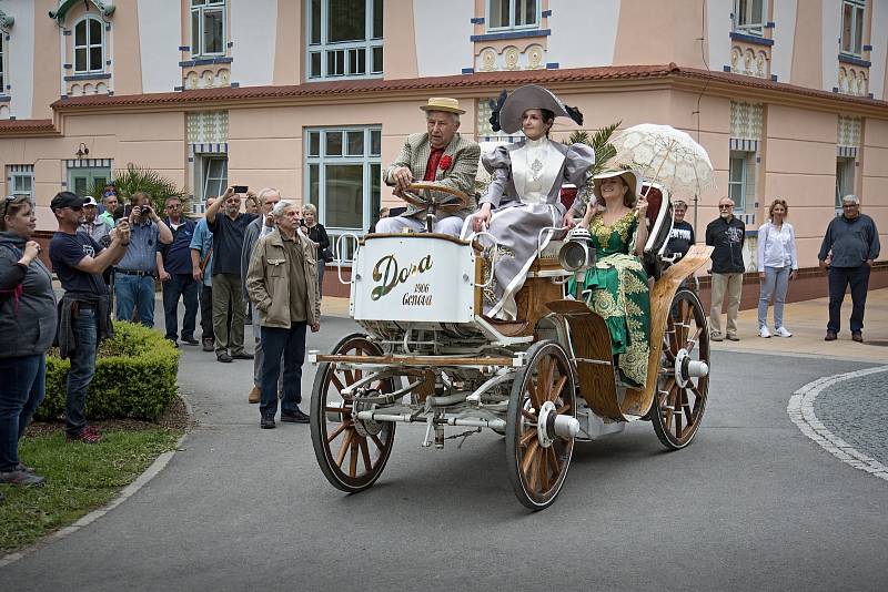 Sobotní slunný den vnesl lidem úsměvy do tváří. Program zahájení lázeňské sezóny si náležitě užili.