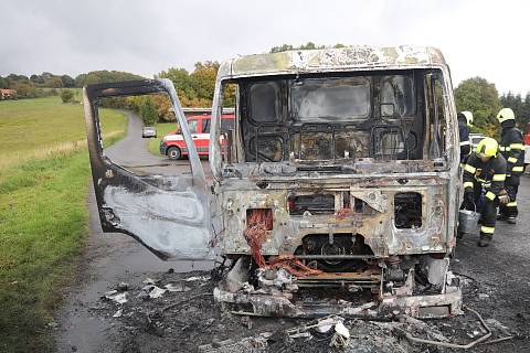 V Provodově na Zlínsku hořel v úterý nákladní automobil.