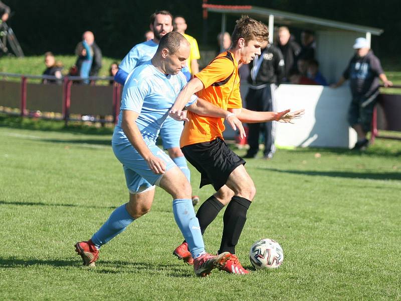 Fotbalisté Louk v rámci 10. kola I. B třídy skupiny B dokázali porazit Chropyněi 3:1, díky třem trefám Sebastiána Kuny.