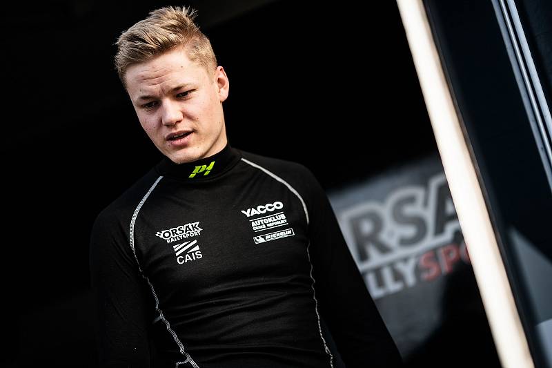 I přes zdravotní problémy vyválčil 21letý automobilový závodník z Fryštáku Erik Cais na víkendovém 39. ročníku Valašské rally ve voze Fordu Fiesta Rally2 pátou příčku.