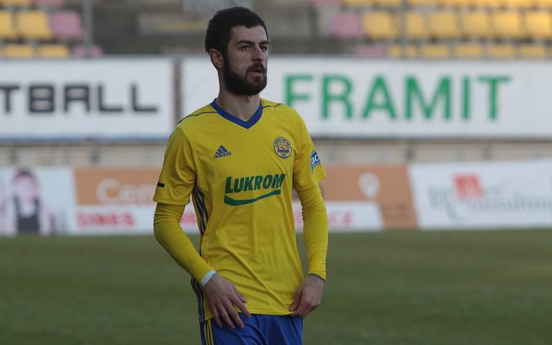 Fotbalisté Zlína (ve žlutém) ve 21. kole FORTUNA:LIGY prohráli v Příbrami 2:3.